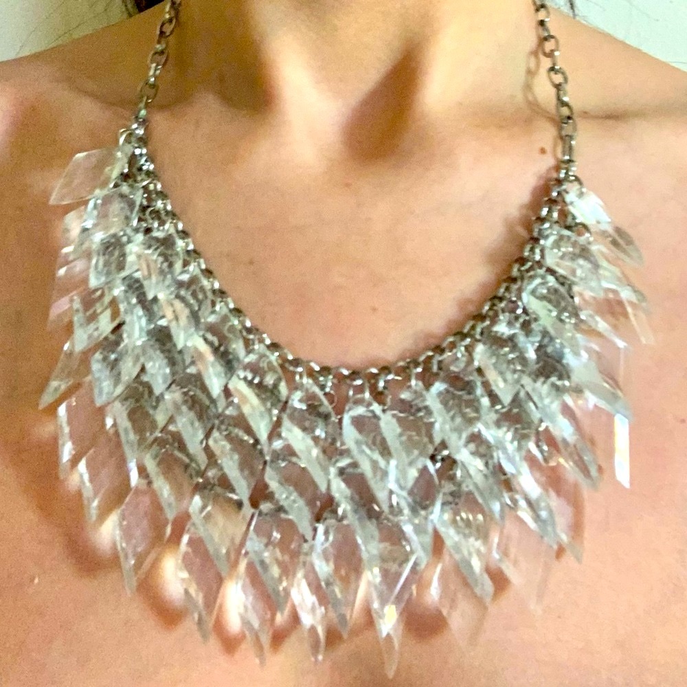 💎Vintage-R.J. Graziano Clear Lucite/Silver Tone-Dangling-Statement Necklace